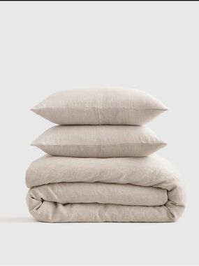 Quince European Linen Duvet Set
King/Cal King Natural Chambray 3-Piece Set NWOT